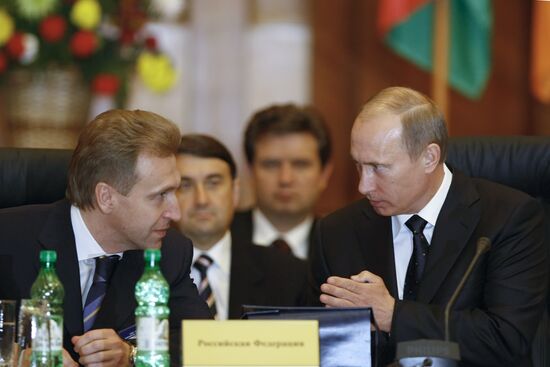 Vladimir Putin visits Moldova