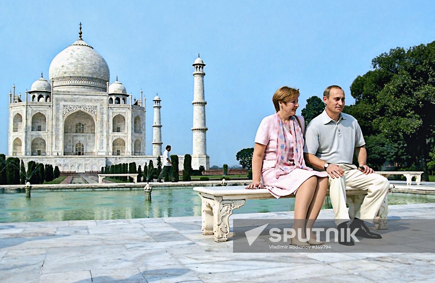 Vladimir and Lyudmila Putin at Taj Mahal