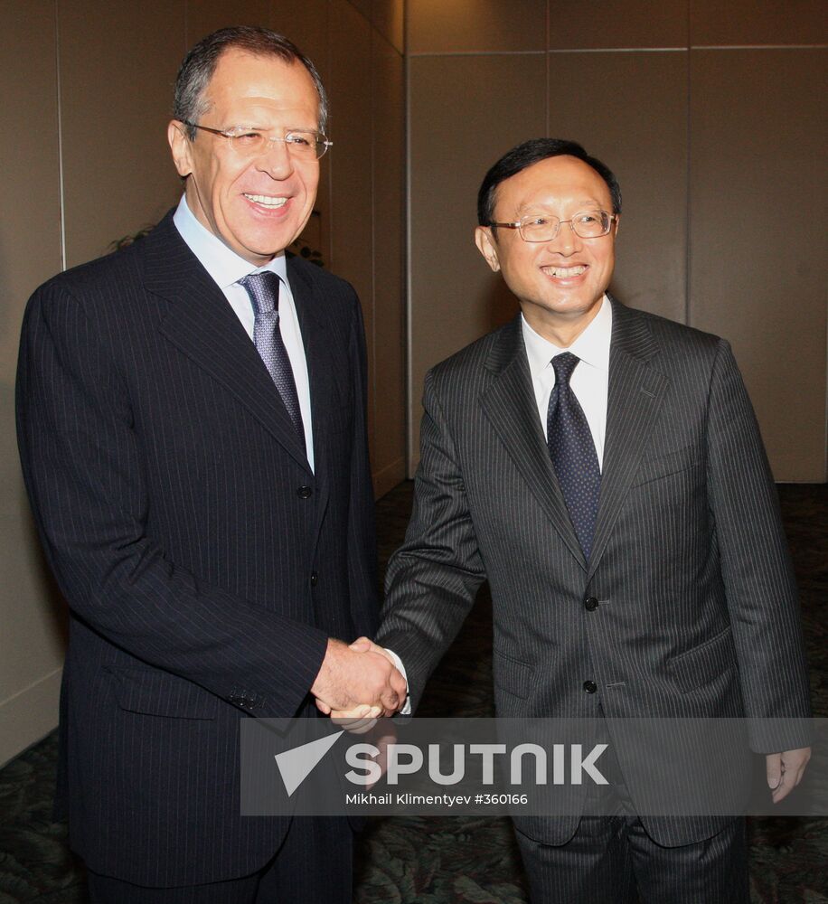 Russian and Chinese foreign ministers meet in Lima