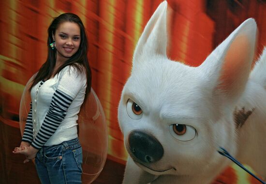 Singer Zhenya Otradnaya at premiere of "Bolt"