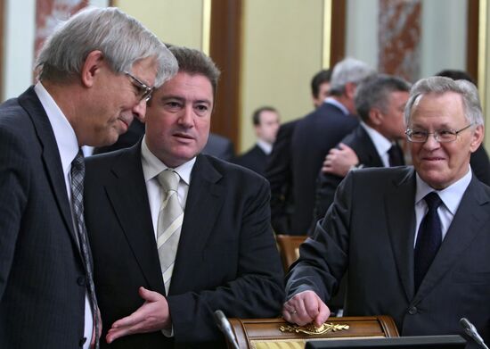 Government meeting, November 27