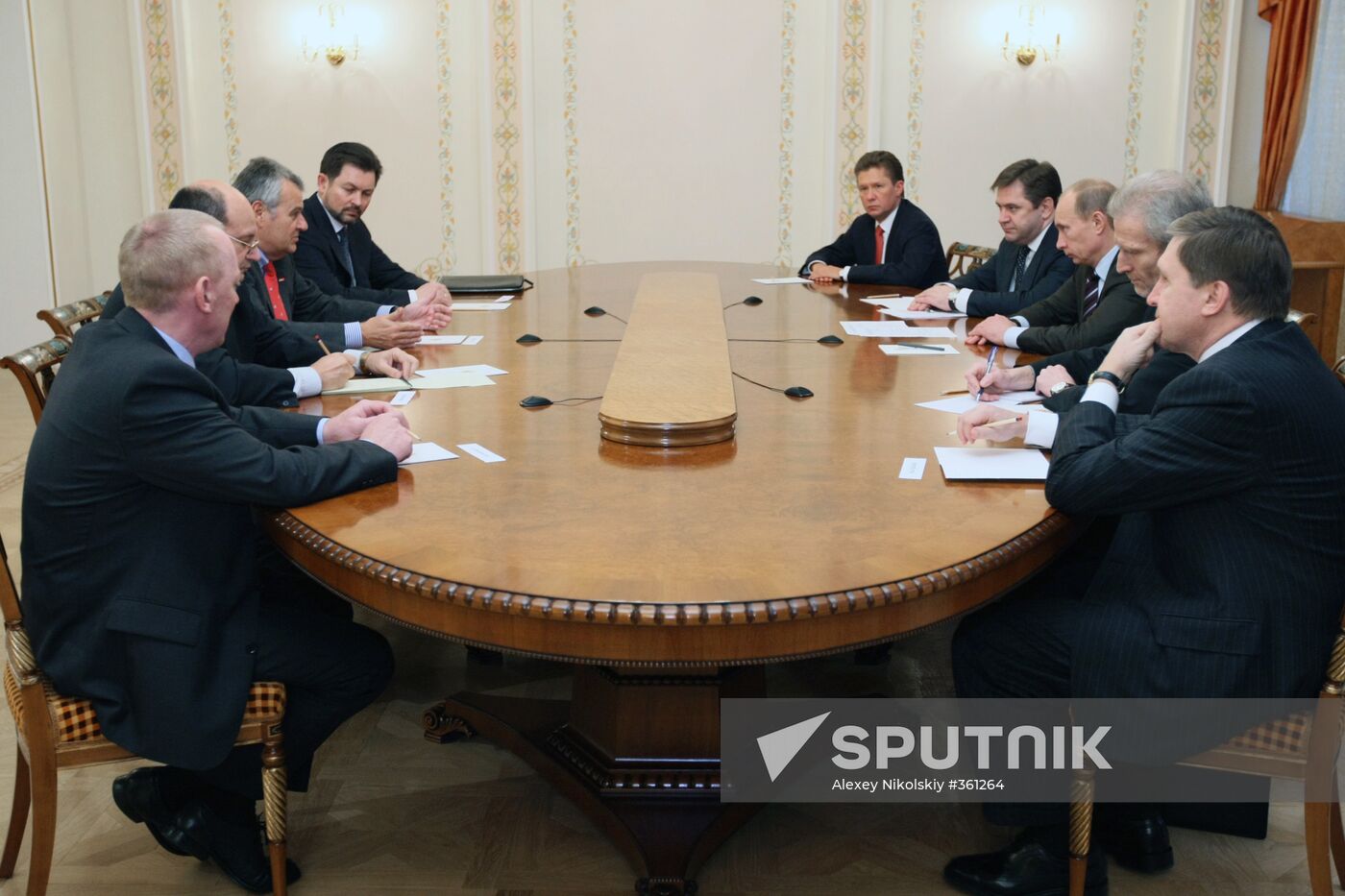 Vladimir Putin meets with Wulf Bernotat