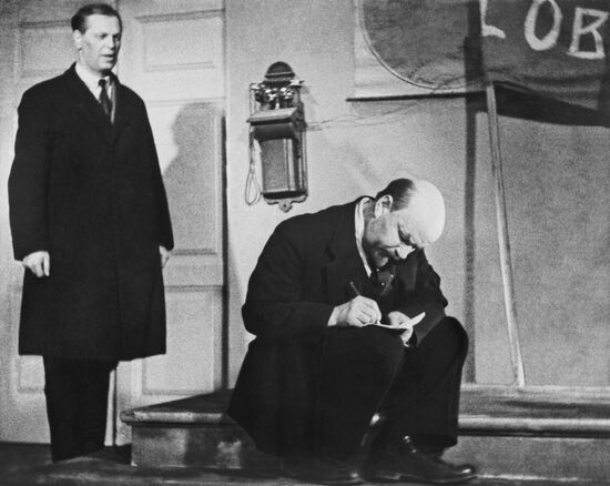 Film frame from the film "Lenin in 1918"