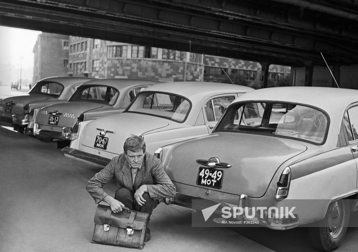 Scene from the movie "Watch Out For The Automobile"