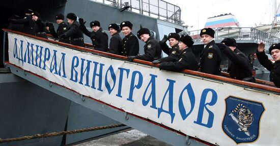 People see off Russia's Pacific Fleet ships