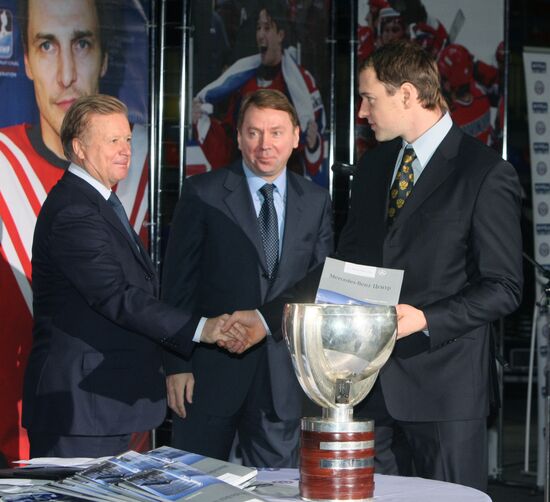 Awarding 2008 Russian hockey champions