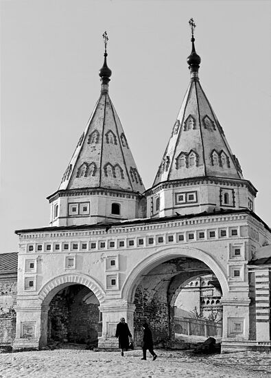 Holy Gate in Suzdal
