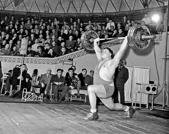 The first Soviet weight-lifting champion Aleksei Medvedev (+ 90kg)