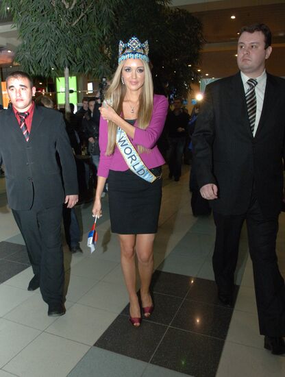 Miss World 2008 Kseniya Sukhinova arrives in Moscow