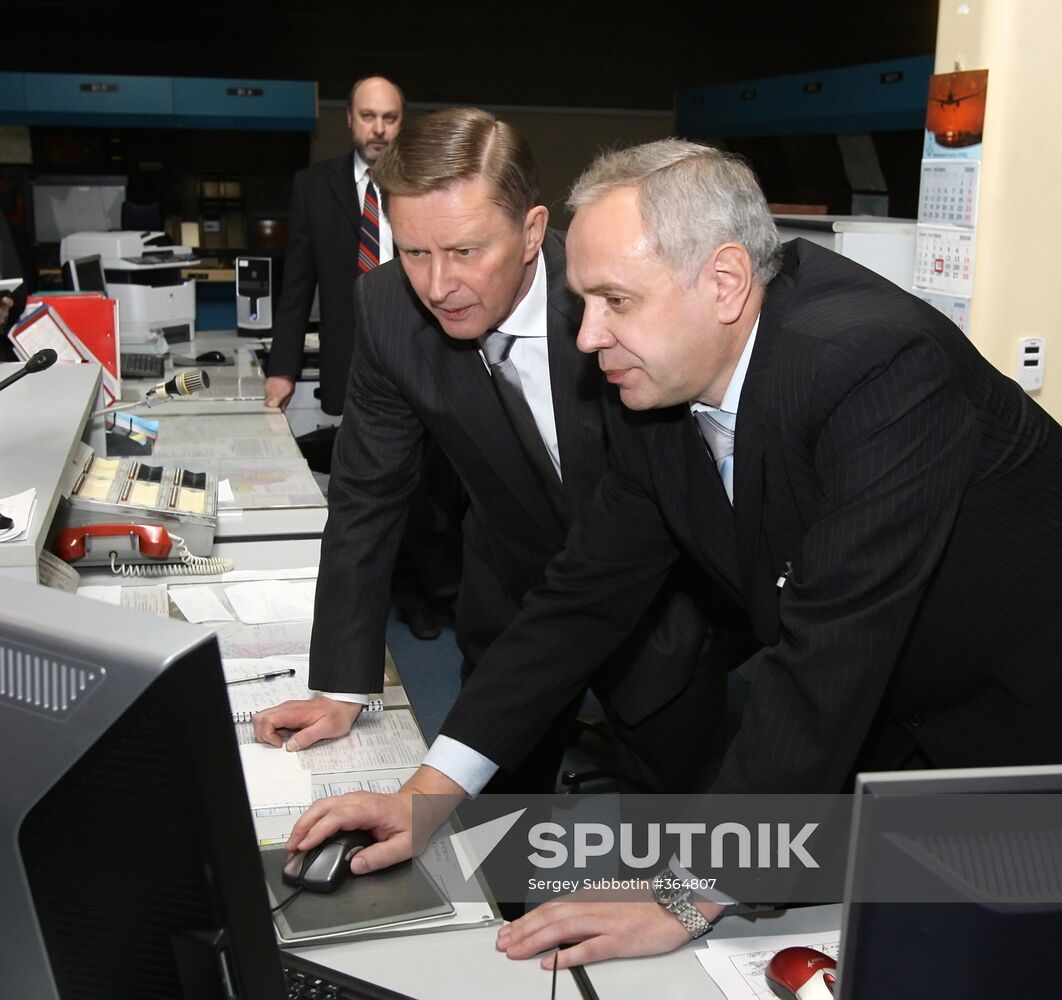 Sergei Ivanov visits Moscow Air Traffic Control Center