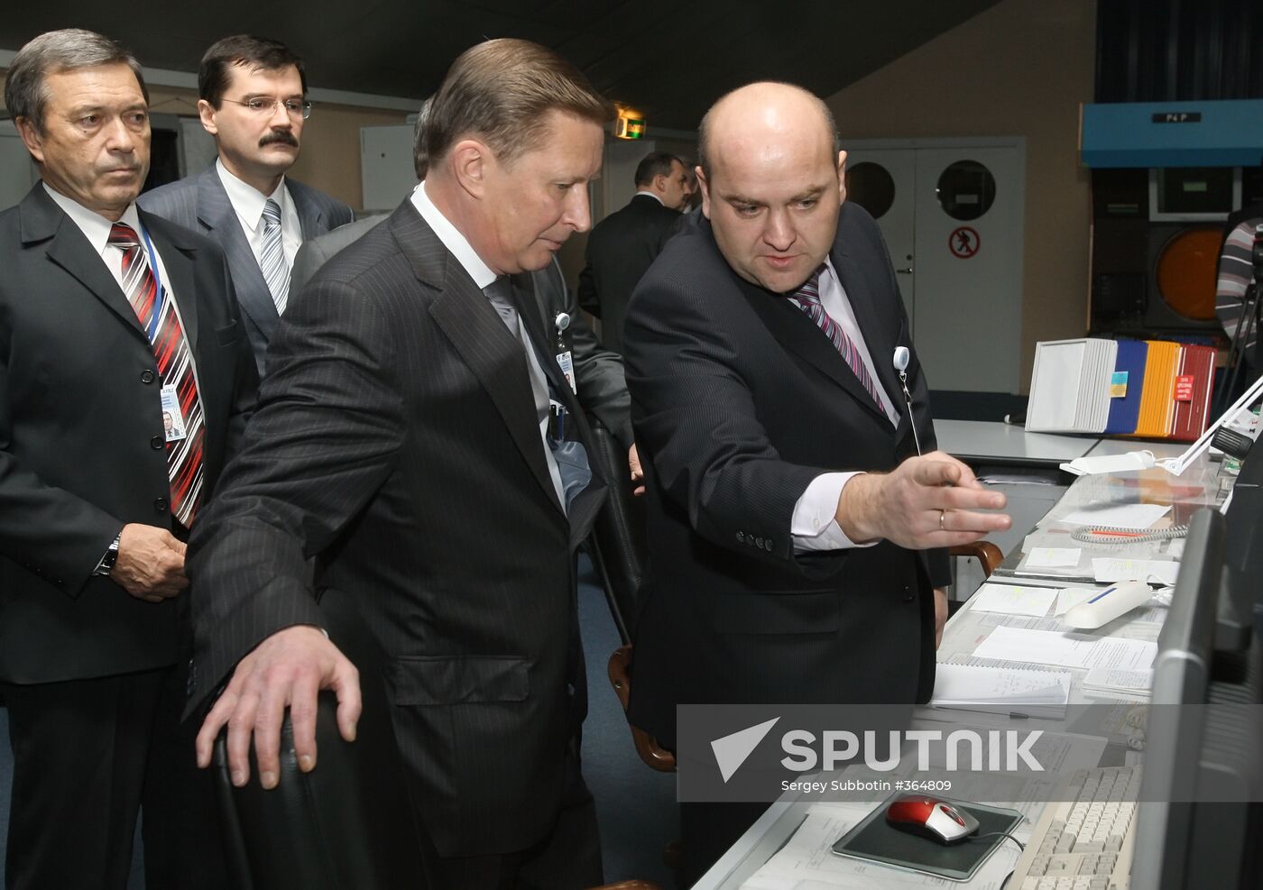 Sergei Ivanov visits Moscow Air Traffic Control Center