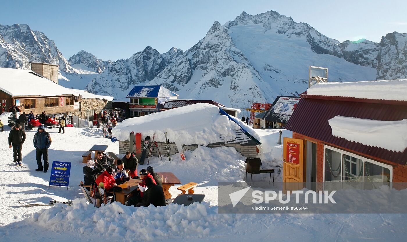 Ski season at Dombai