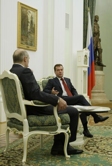 Russian President Dmitry Medvedev meeting Alexander Lukashenko