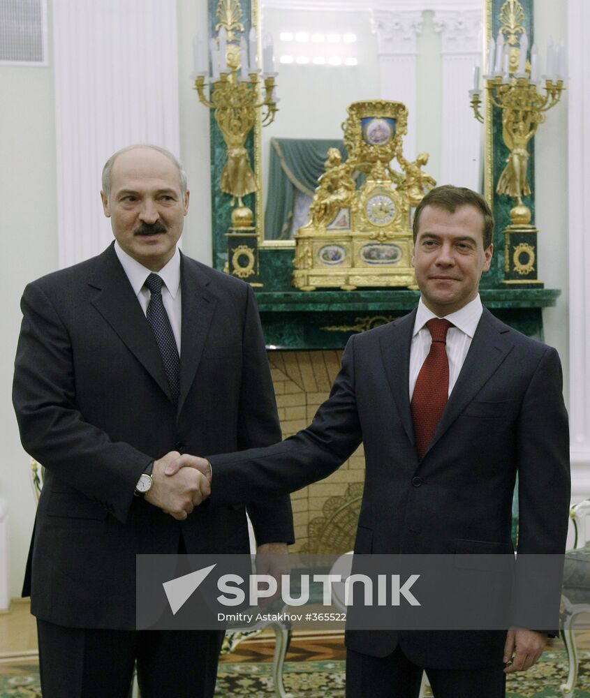 Russian President Dmitry Medvedev meeting Alexander Lukashenko