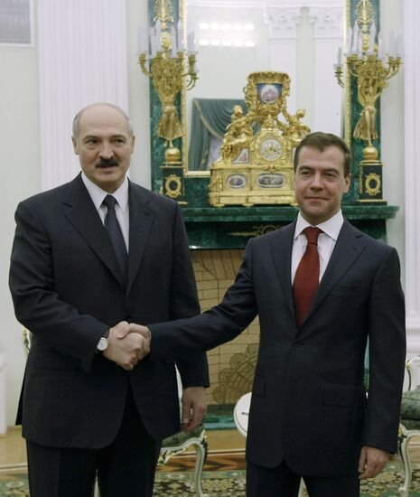 Russian President Dmitry Medvedev meeting Alexander Lukashenko