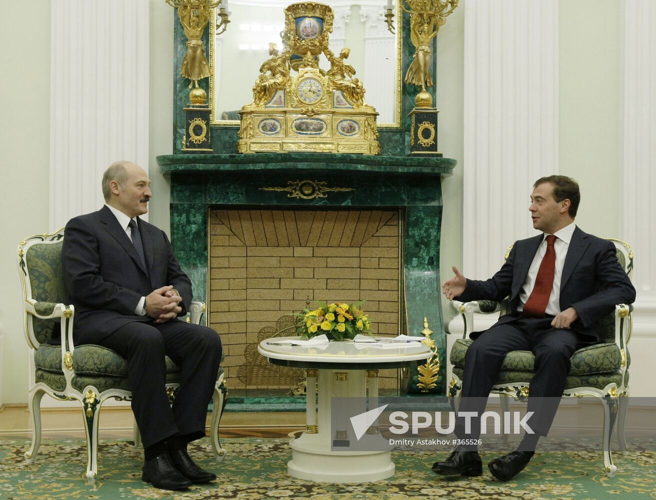 Russian President Dmitry Medvedev meeting Alexander Lukashenko