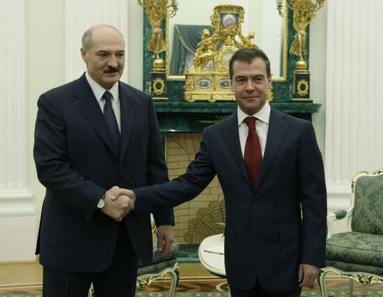 Russian President Dmitry Medvedev meeting Alexander Lukashenko