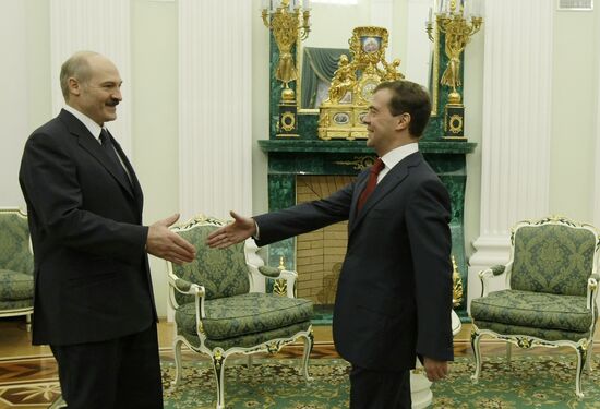 Russian President Dmitry Medvedev meeting Alexander Lukashenko