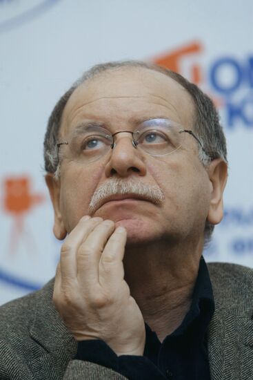 News conference by chairman of Russian Cinematographers' Union