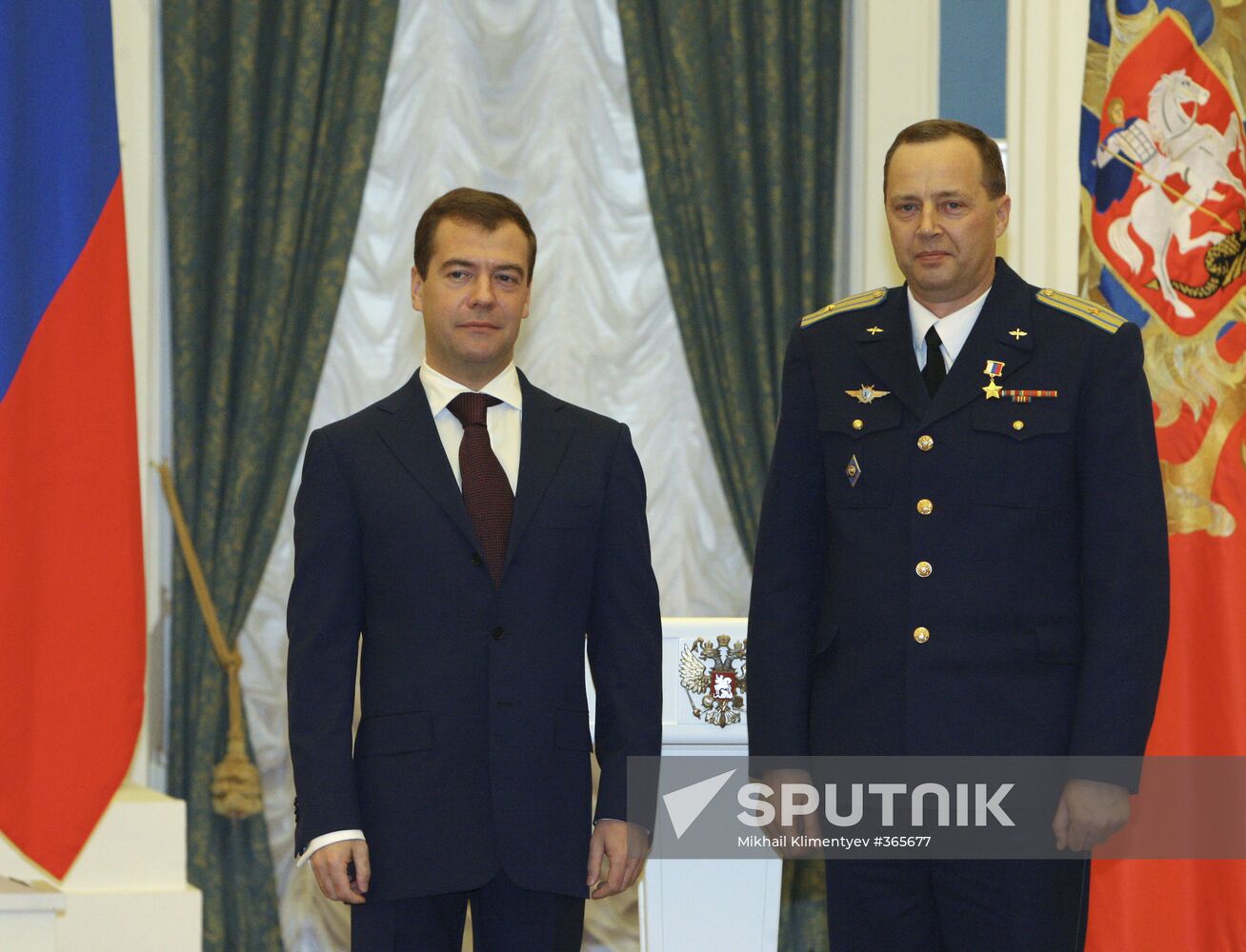 President Dmitry Medvedev presents state awards