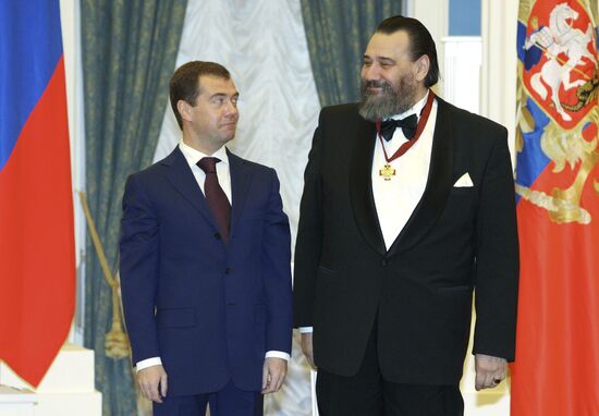 President Dmitry Medvedev presents state awards