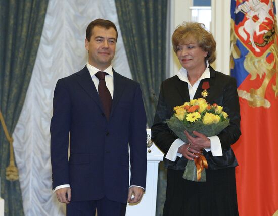 President Dmitry Medvedev presents state awards