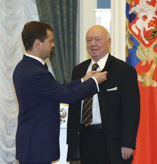 President Dmitry Medvedev presents state awards