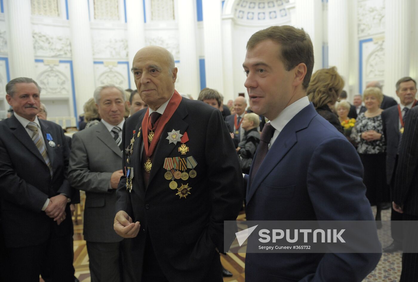 President Dmitry Medvedev presents state awards