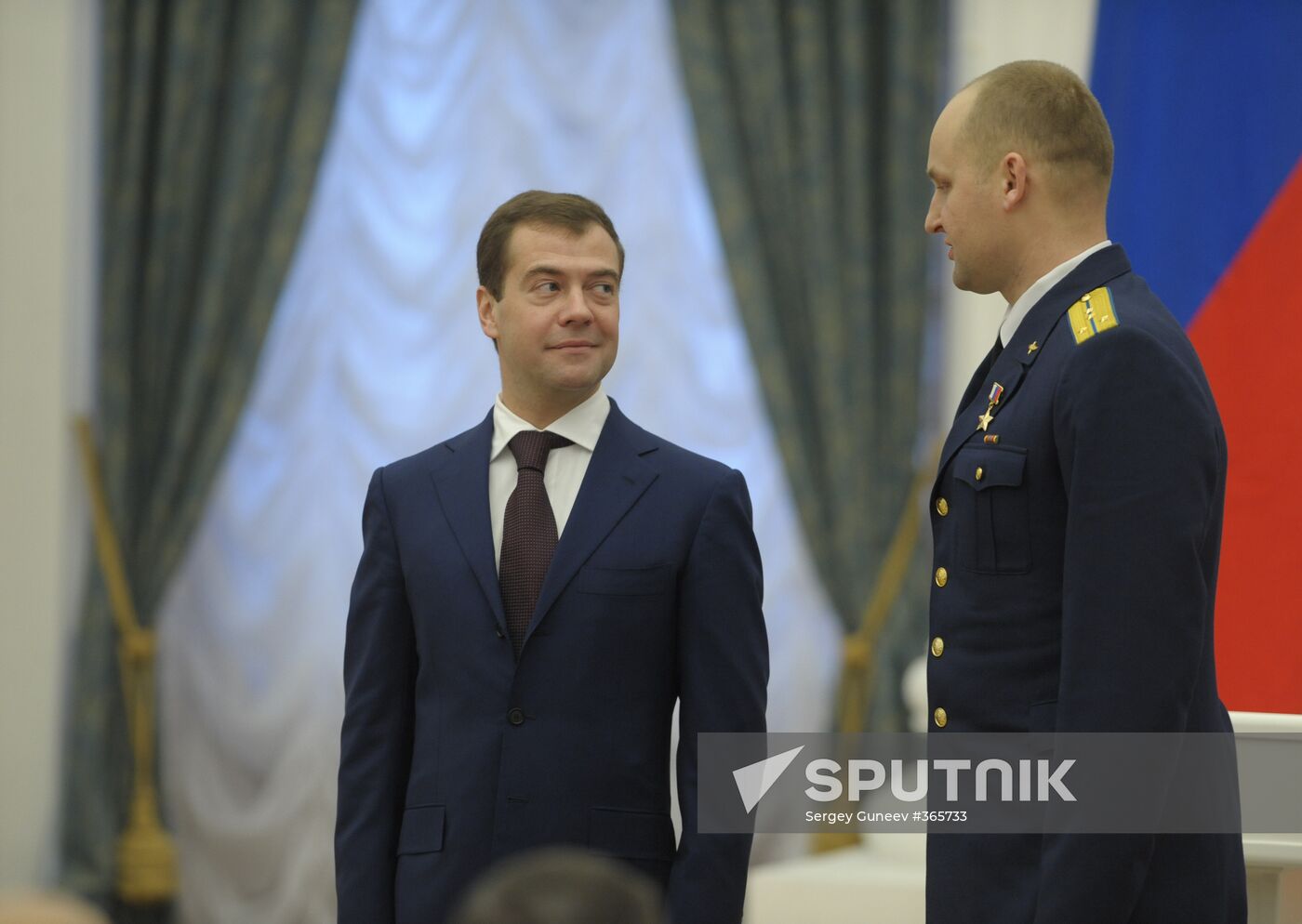 President Dmitry Medvedev presents state awards