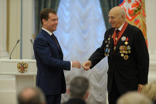 President Dmitry Medvedev presents state awards