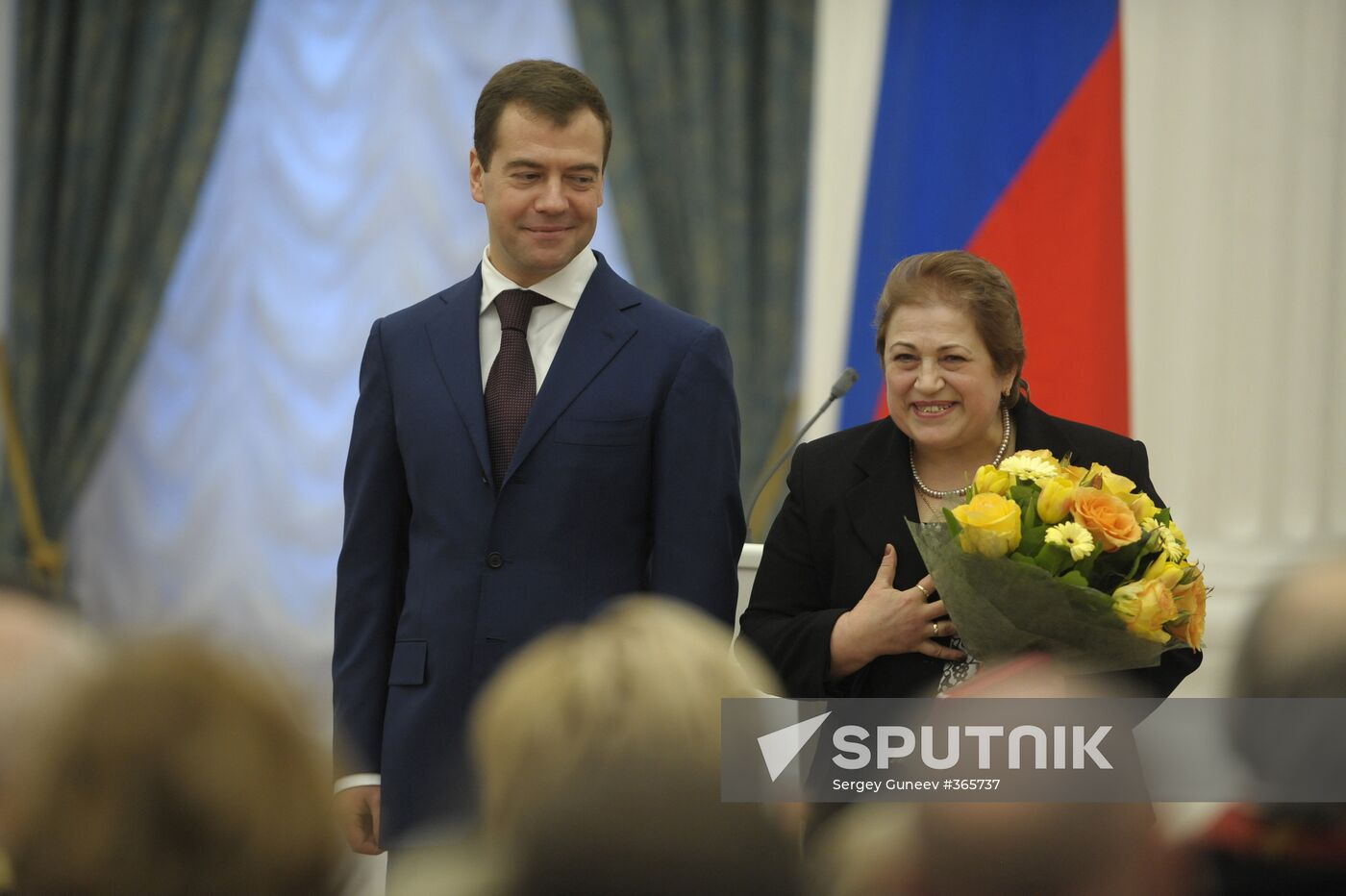 President Dmitry Medvedev presents state awards