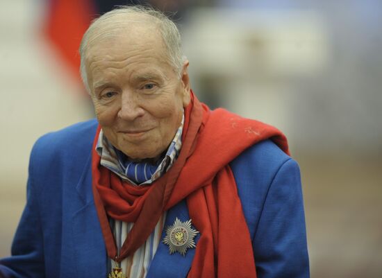 President Dmitry Medvedev presents state awards