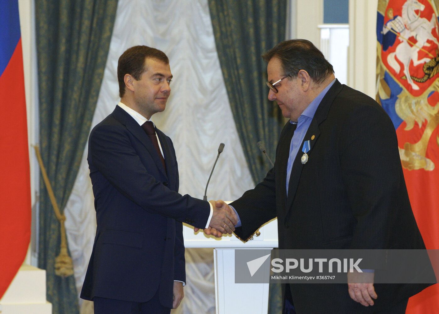 President Dmitry Medvedev presents state awards