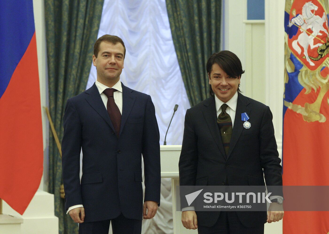 President Dmitry Medvedev presents state awards