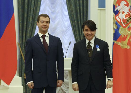President Dmitry Medvedev presents state awards