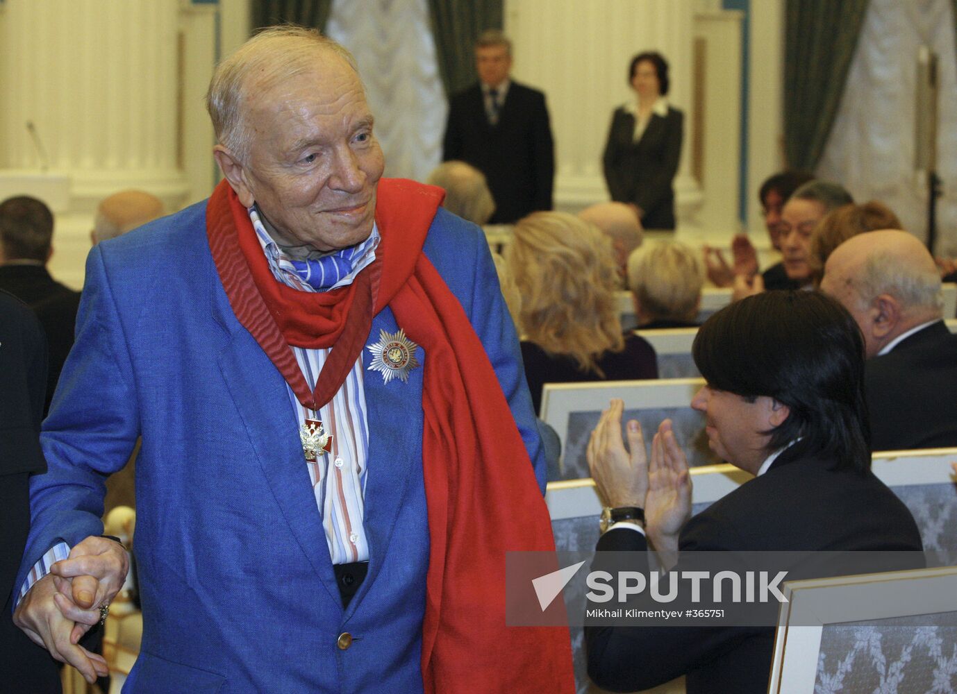 President Dmitry Medvedev presents state awards