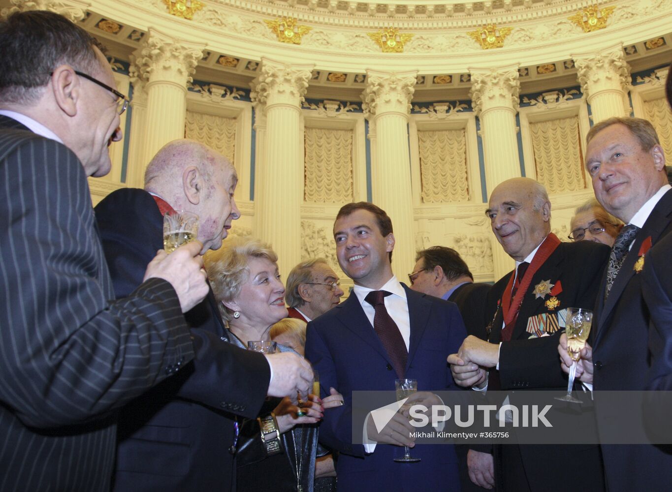 President Dmitry Medvedev presents state awards