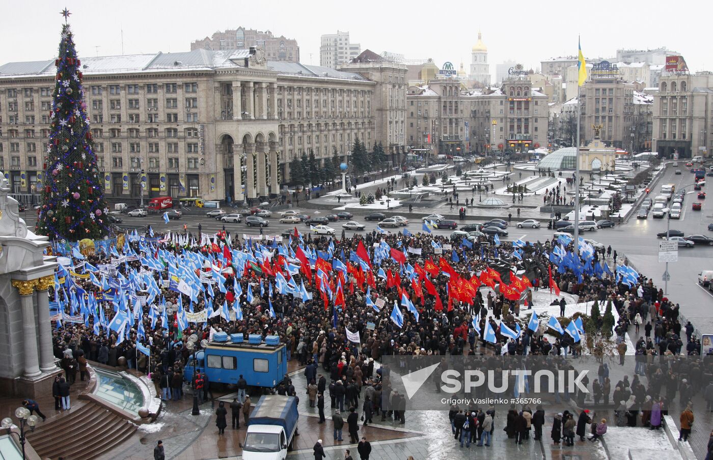 Ukrainian trade unions stage rally in Kiev