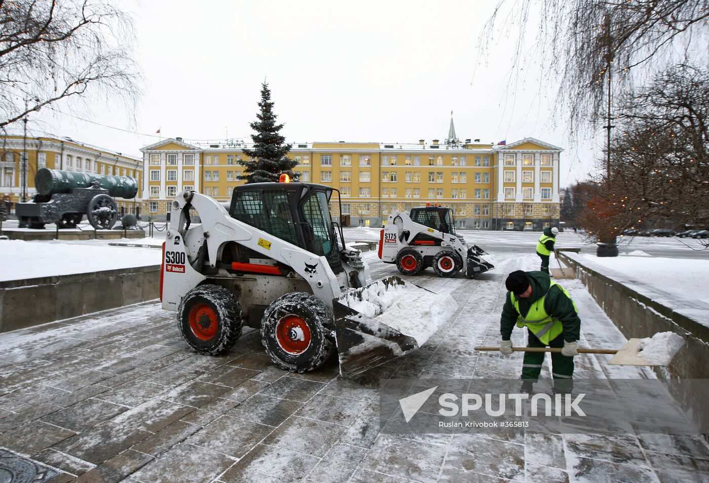 Snow clearing in the Kremlin
