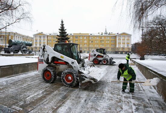 Snow clearing in the Kremlin