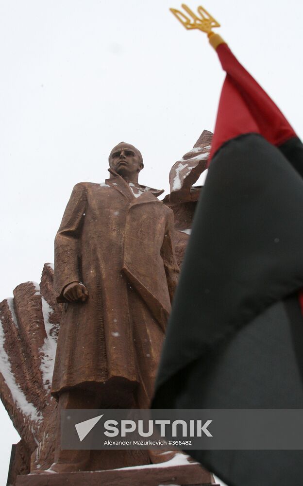 Monument to Stepan Bandera unveiled in Ternopil, Ukraine