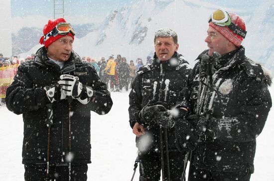Vladimir Putin and Dmitry Medvedev visit Sochi