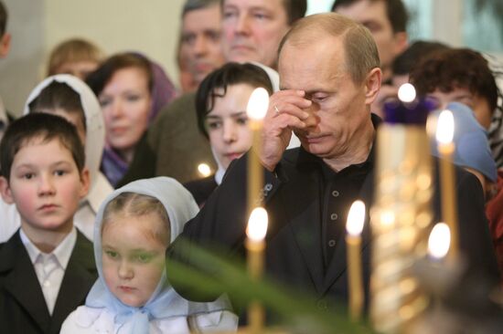 Vladimir Putin attends Christmas Mass in Petrozavodsk