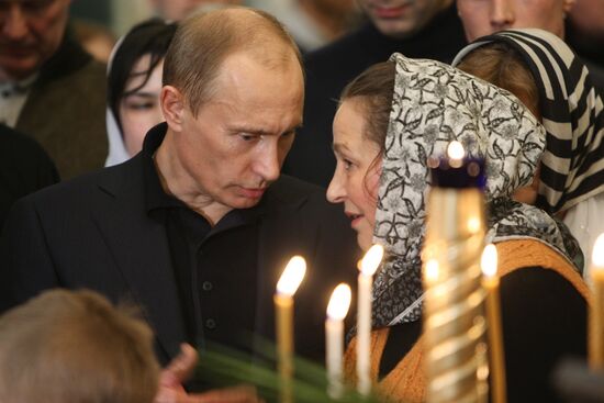 Vladimir Putin attends Christmas Mass in Petrozavodsk