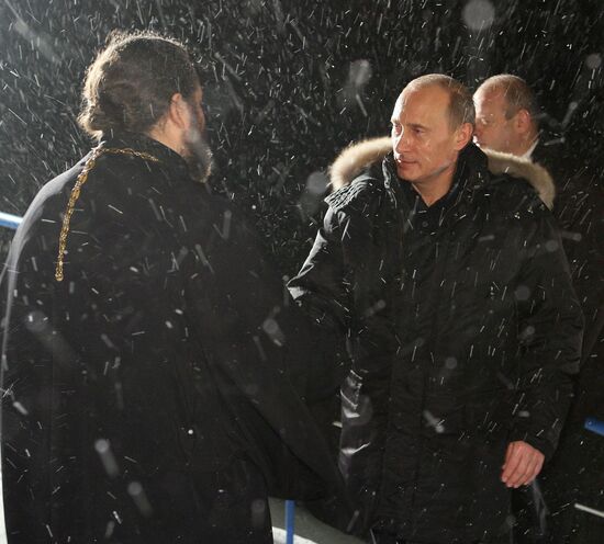 Vladimir Putin arrives in Petrozavodsk for Christmas Mass