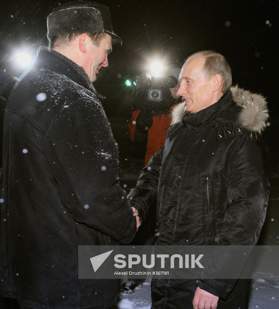 Vladimir Putin arrives in Petrozavodsk for Christmas Mass