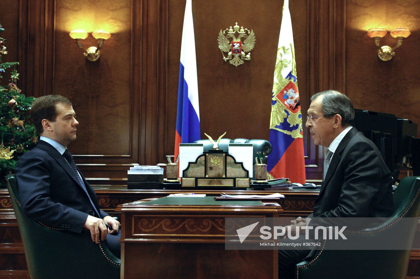 Dmitry Medvedev holds meeting with Sergei Lavrov