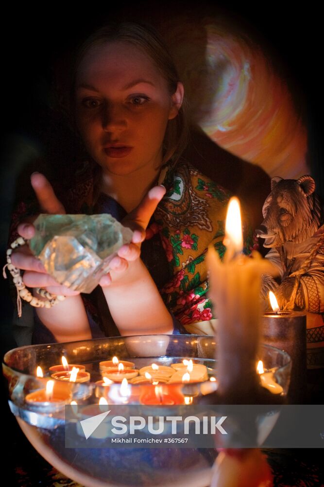 Fortune-Telling on Christmastide