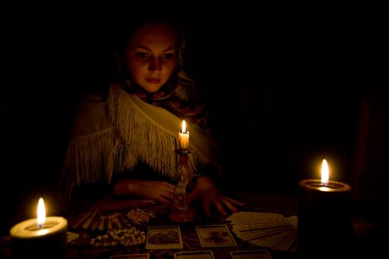 Fortune-Telling on Christmastide