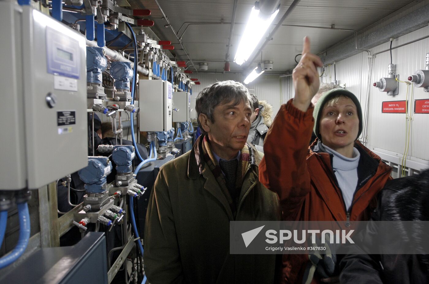 Foreign observers at Sudzha gas-measuring station